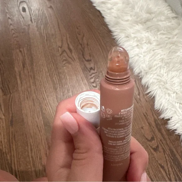 Summer Fridays Lip Butter Balm Vanilla Beige - Picture 4 of 4